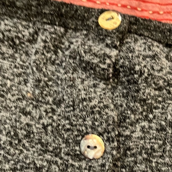 Coin 1894 stretchy buttons down back Gray Crew Neck Sweater - Picture 7 of 9